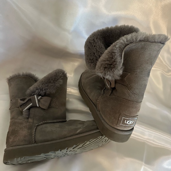 Ugg grey boots Sz 10 - Picture 2 of 7